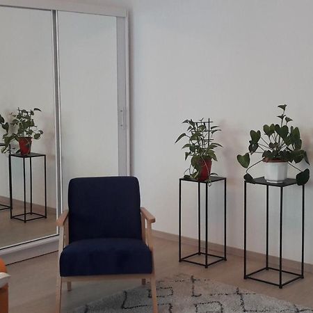 Liliom Apartment With Free Parking Space Budapeste Exterior foto